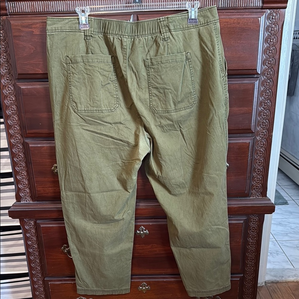 Old Navy Olive Green Straight Leg Pants - Picture 3 of 4